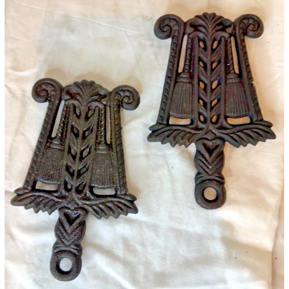 Vintage Trivets Wall Decor Set Grain & Tassel Wrought Iron Look Black
